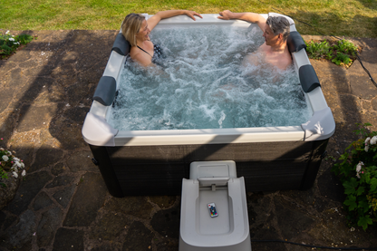 MSpa F-OS063W Oslo 6-Person Frame Series Hot Tub